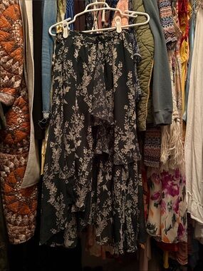 BCBGMaxAzria Black Floral High-Low Tiered Skirt